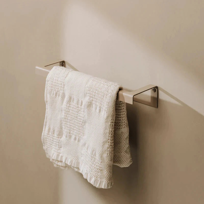 Toallero Siena – barra para toalla baño en acero inoxidable - Kaimok Design