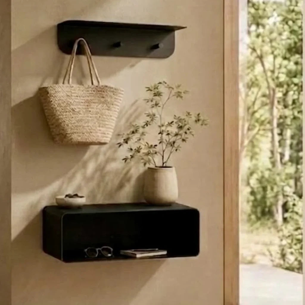 Recibidor minimalista con estante y perchero de pared negros Kaimok