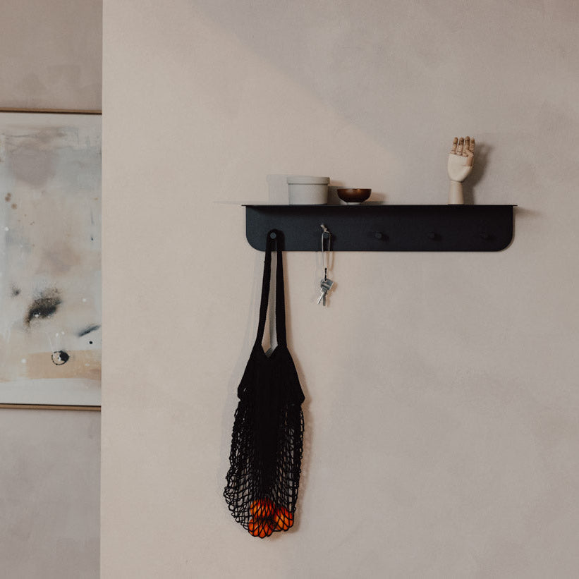Perchero de pared con estante y ganchos Milano negro recibidor con bolsa y accesorios en la repisa de pared - Kaimok Design