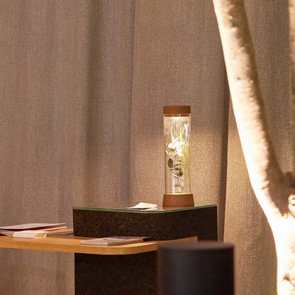 Lámpara de mesa recargable EOS, iluminación LED sostenible - Kaimok Design