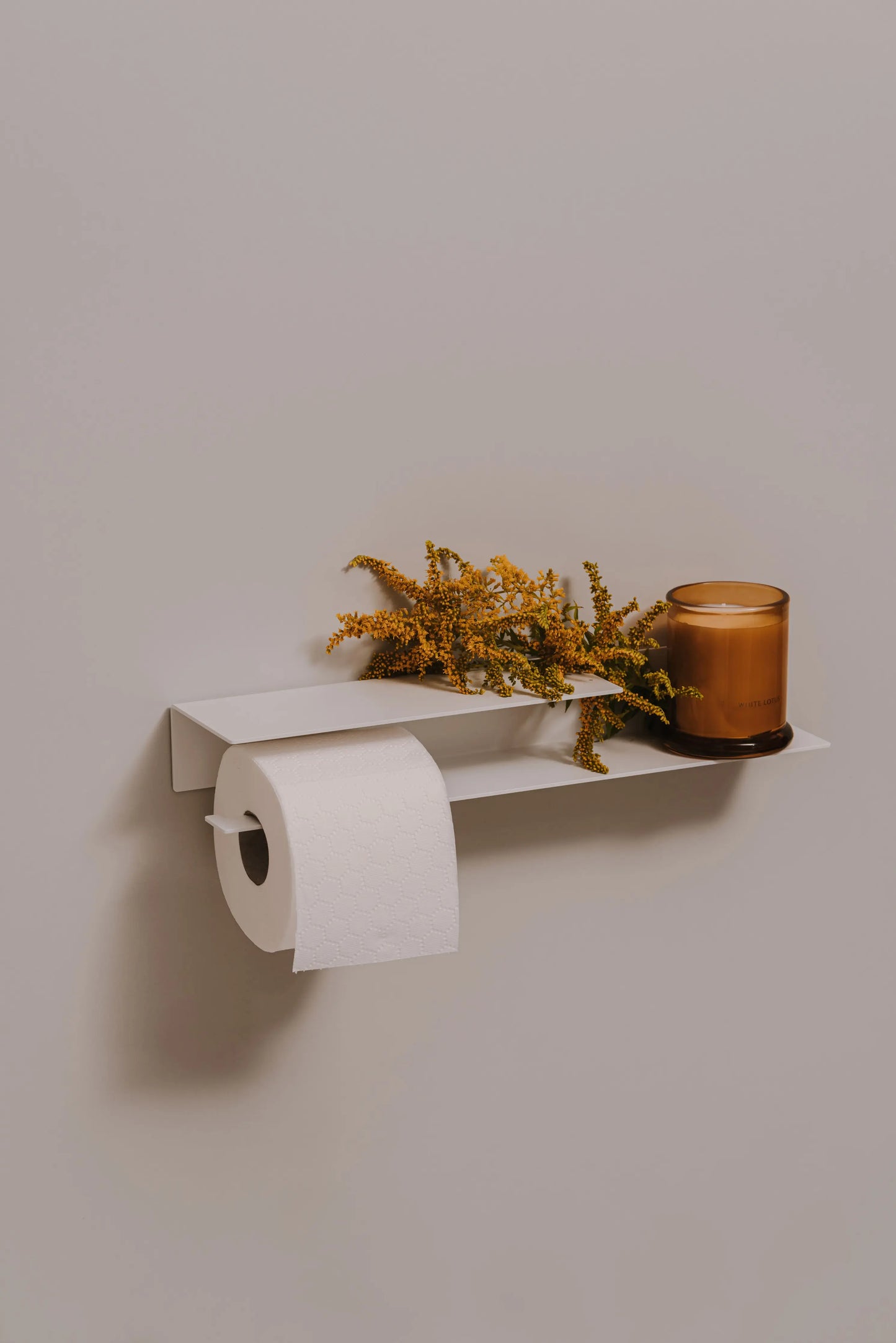 Portarrollos Berno –  blanco- largo accesorios baño moderno con estante - Kaimok Design
