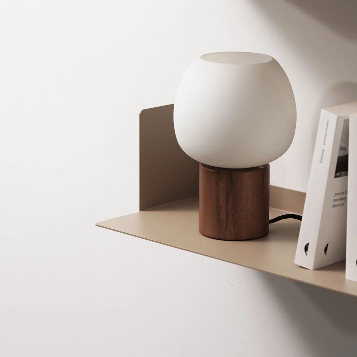 Estantería de pared metálica Bergamo – repisa flotante para libros - Kaimok Design
