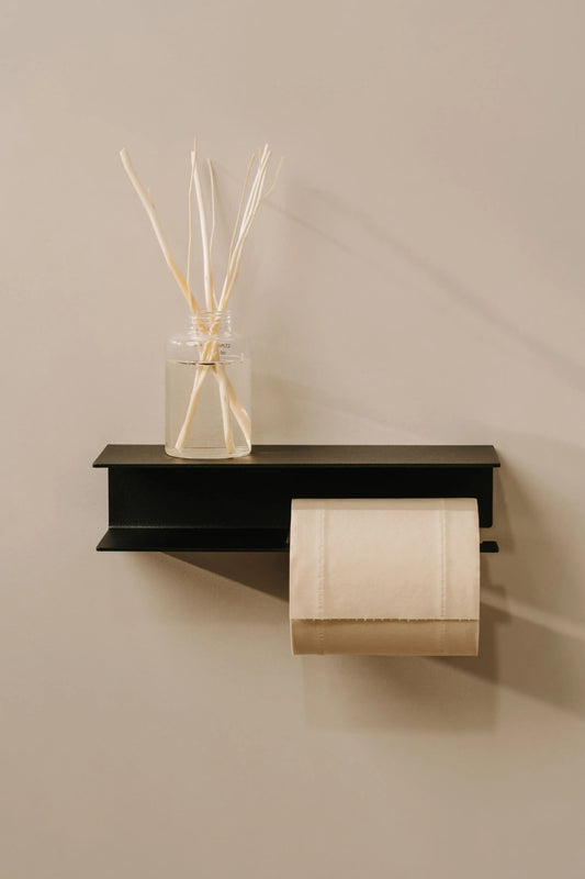 Berno toilet roll holder – Functional elegance with integrated shelf