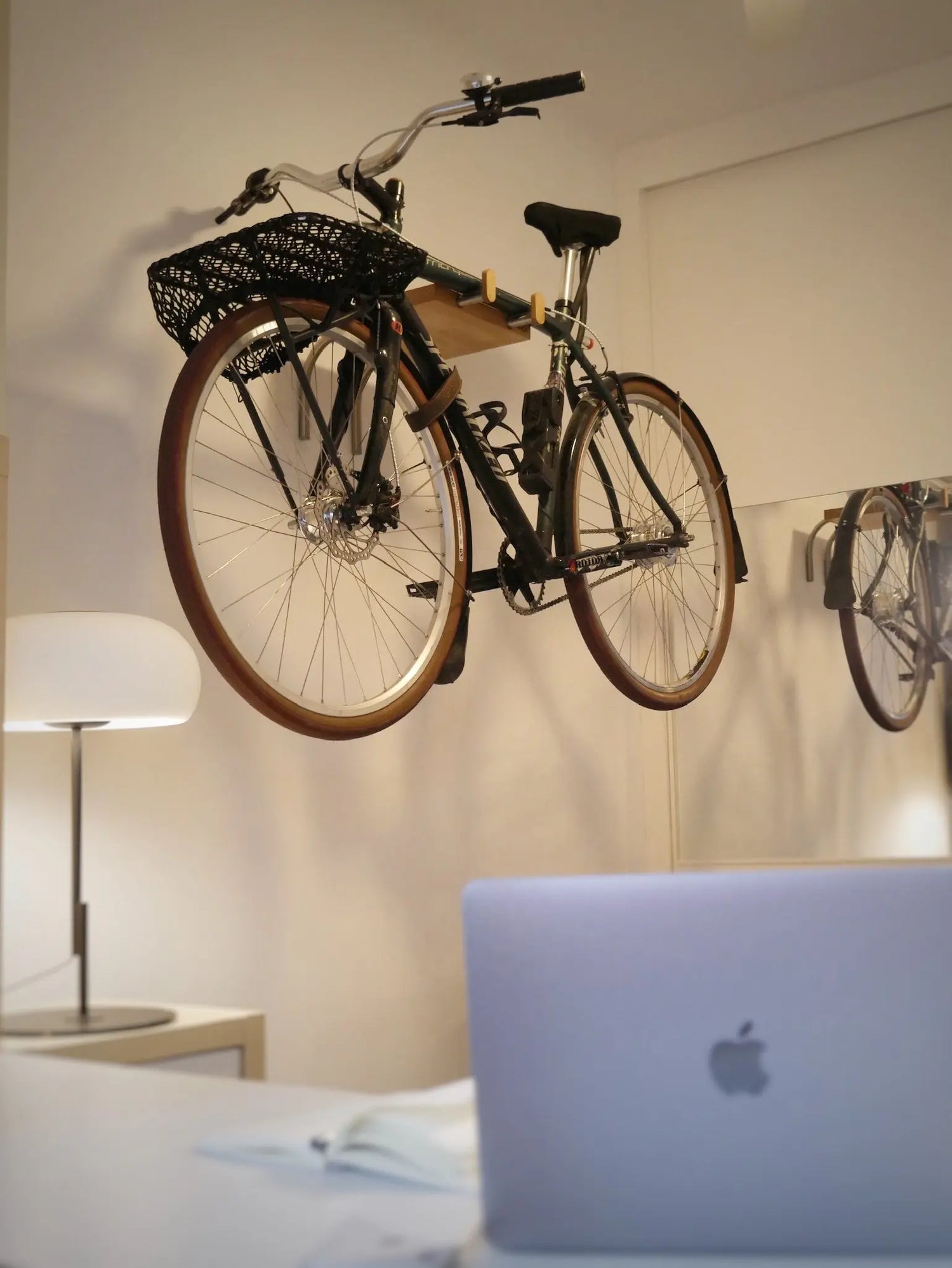 Supporto bici per interni, design per la bicicletta